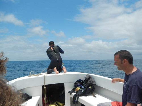 Mooring to buoy before dive outside reef
