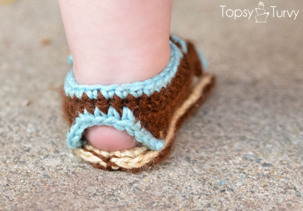crochet-baby-sandals-heel