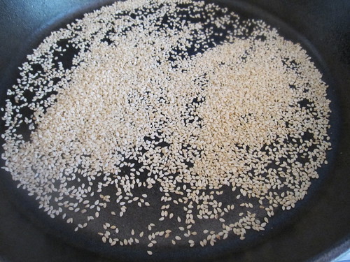Toasting sesame seeds
