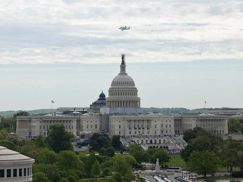 Space Shuttle Discovery DC Fly-Over (201204170050HQ)
