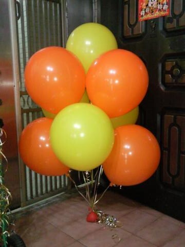 婚紗照氣球，18吋大氣球，橘色，黃色 by 豆豆氣球材料屋 http://www.dod.com.tw