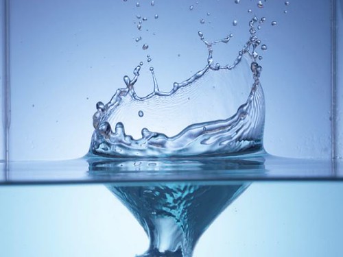 Sacia mejor la sed el agua templada que la fría? by LaVisitaComunicacion
