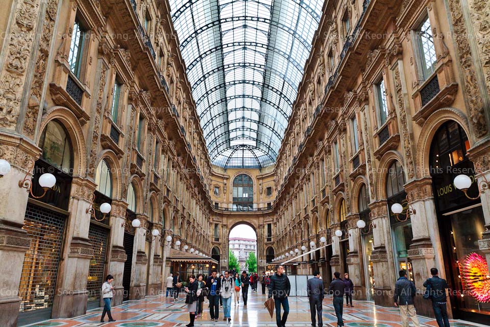 Galleria Vittorio Emanuele II @ Milan, Italy