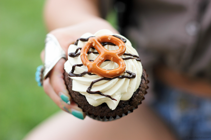 pretzel cupcake
