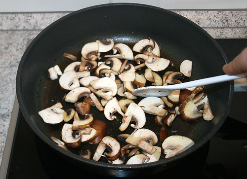 26 - Champignons anbraten / Braise mushrooms