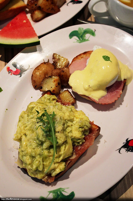 Cafe Epicurious - Green Eggs and Eggs Benedict