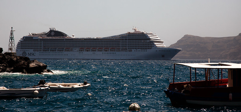 Greek Cruise [EOS 5DMK2 | EF 24-105L@102mm | 1/2000s | f/6.3 | ISO200]