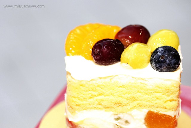 Mixed Fruit Slice Cake @ S$3.00