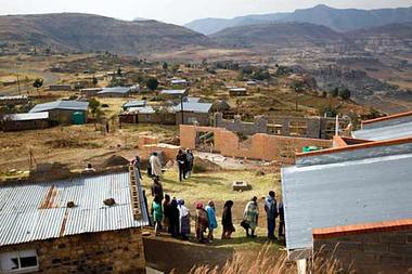 Lesotho voters line up to participate in the parliamentary elections of May 2012. The incumbent Prime Minister Phakalitha Mosisili was ousted by opposition parties. Tom Thabane will become the new premier. by Pan-African News Wire File Photos