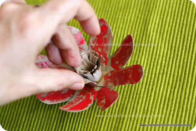 Manualidades: RÃ¡pida flor de loto con hechas con rollos de papel higiÃ©nico