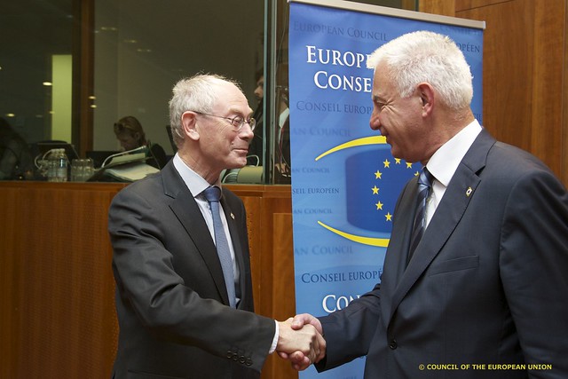 President Van Rompuy shakes hands with Panagiotis Pikrammenos, Greek Prime Minister, Brussels, 23 May 2012