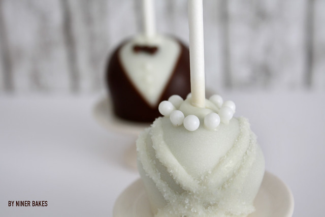 Wedding Cake Pops: Bride and Groom