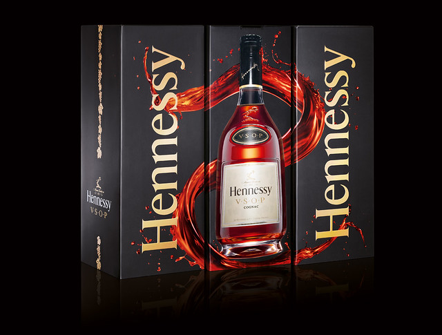 03 Hennessy V.S.O.P.  Packaging .jpg