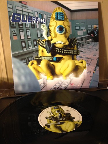 Super Furry Animals - Guerrilla (1999 Creation Records) 45rpm, mastered by Miles Showell at Metropolis   [img]http://farm8.staticflickr.com/7099/7074155453_e4fd486ba4_c.jpg[/img]  [img]http://farm8.staticflickr.com/7260/7074161923_832c0c4ce5_z.jpg[/img]