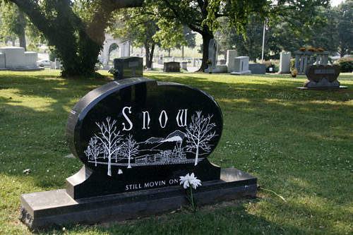 Hank Snow gravestone