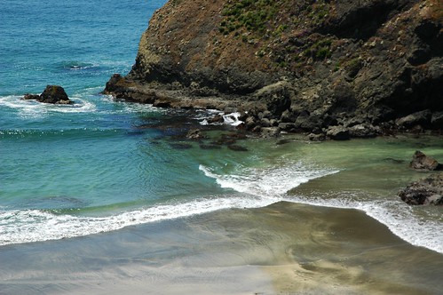 Where the gentle blue waves cross, tidal pool, beach, Pacfic Ocean, California coast, USA by Wonderlane