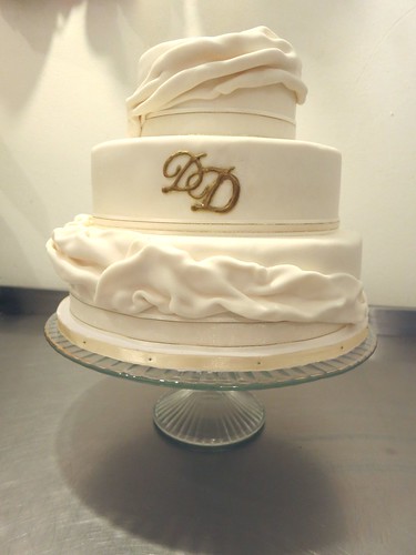 Fondant Shash Wedding Cake by CAKE Amsterdam - Cakes by ZOBOT