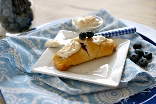 Blueberry Cream cheese crescent rolls 001