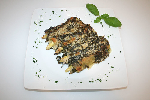 34 - Spargel-Cannelloni mit Ziegenfrischkäse & Spinat / Asparagus cannelloni with goat cream cheese & spinach - Serviert