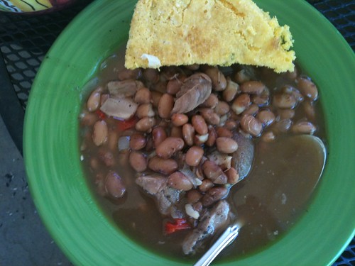 Spicy beans with corn bread