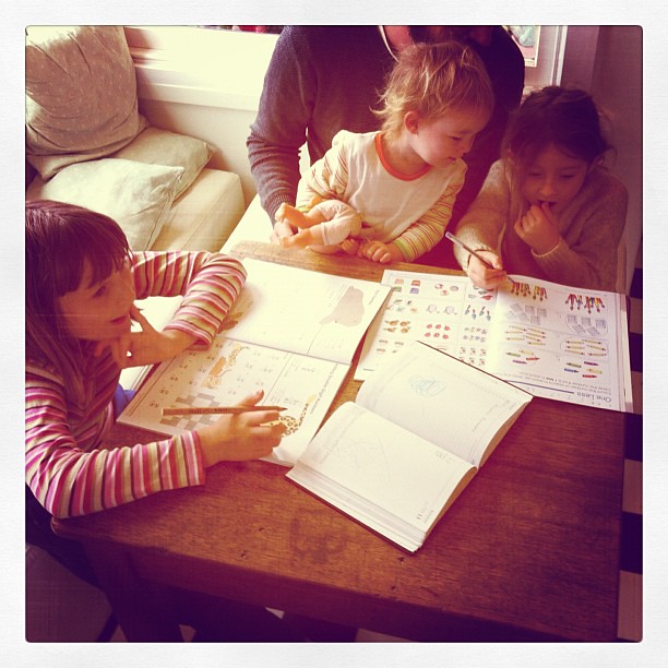 Spontaneous maths while the pasta cooks #unschooling #maths #lunch #owlets