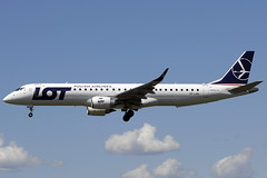 LOT ERJ-190-200LR SP-LND BCN 24/04/2012