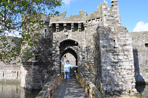 Beaumaris castle gate