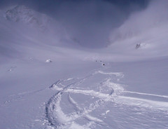 Nasze ślady na lodowcu Oberaargletscher.