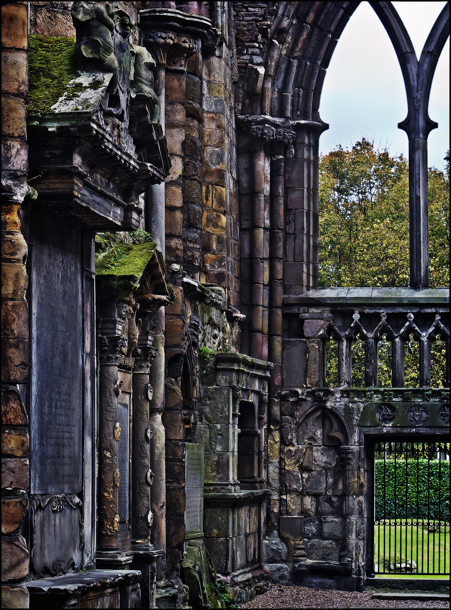 Holyrood Abbey. Credit dun_deagh