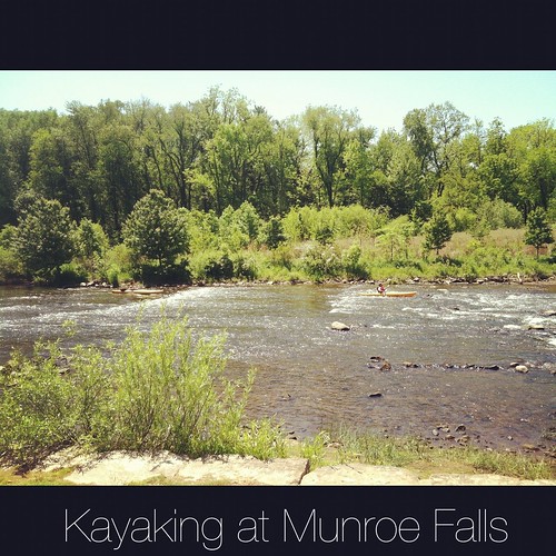 kayakers at Munroe Falls