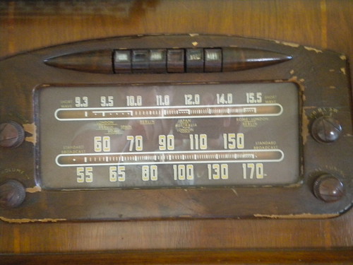 Antique radio face