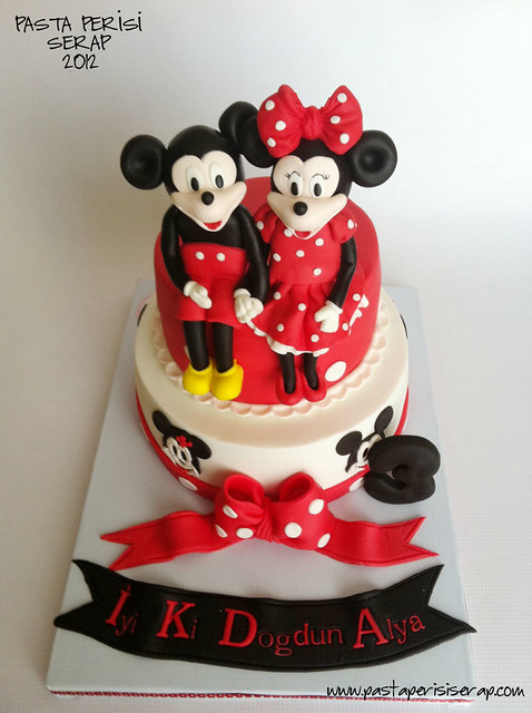 Minnie mickey mouse cake