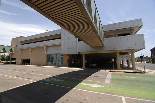 Pedestrian walkway connecting Waco ISD building to the Waco water office, Franklin Avenue