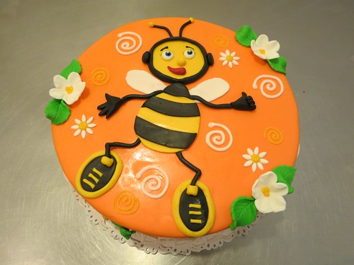 Happy Bee Cake by CAKE Amsterdam - Cakes by ZOBOT
