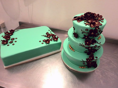 Mint Green and Brow wedding cakes by CAKE Amsterdam - Cakes by ZOBOT