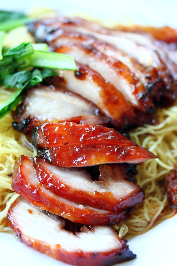 Zhong Yu Yuan Wei Wanton Noodle: "Bu jian tian char siew" simply means pig's armpit in a more polite way
