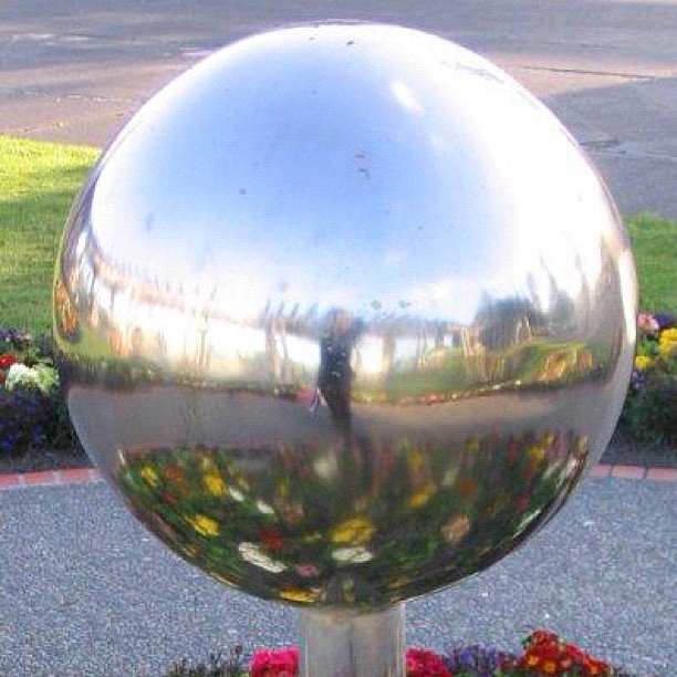 Mirror ball