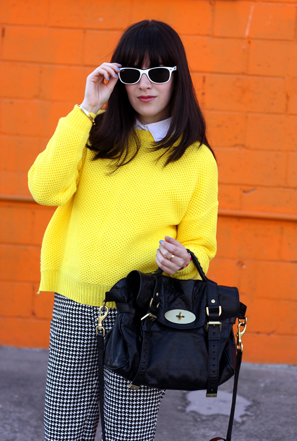 yellow_sweater_houndstooth_trousers2