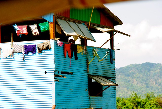 clothes-hanging-mekong-river