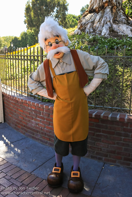 Disneyland July 2012 - Saying hi to Geppetto