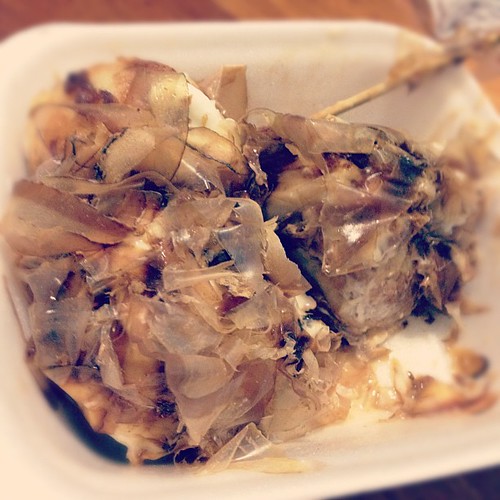 Another one on the hit list at this Geylang Bazaar is the Takoyaki with Chilli Tuna fillings. Awesome!! #sgramadan