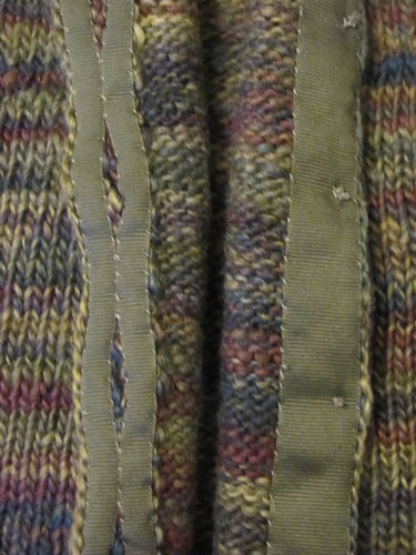 close-up of grosgrain re-enforced buttonband