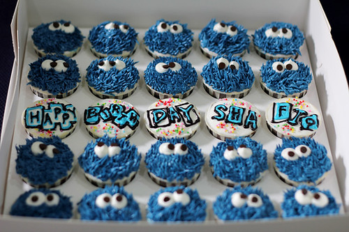 syafa-cupcakes-blue-monster
