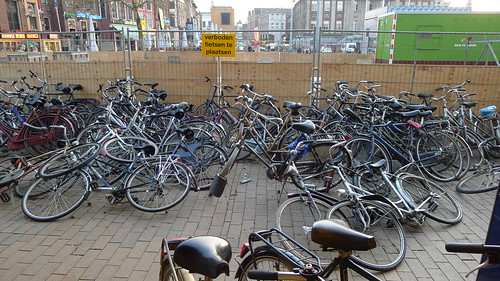 Verboden fietsen te plaatsen by coen peppelenbos