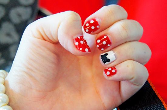 Disney Mickey and Minnie Mouse Mani