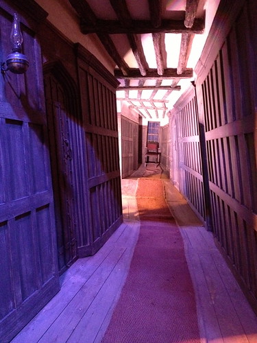 A hallway in the Leaky Cauldron…