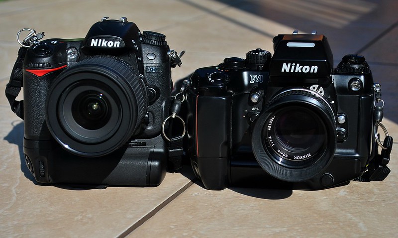 Nikon F4 junto a una D7000
