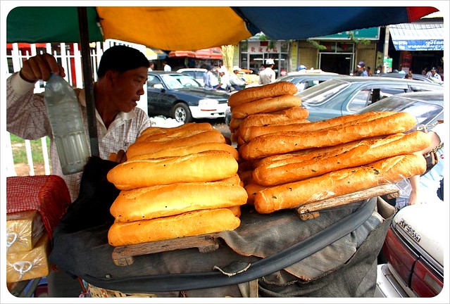 phnom penh central market baguette vendor