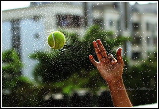 Fibonacci spin... (tennis ball spray)