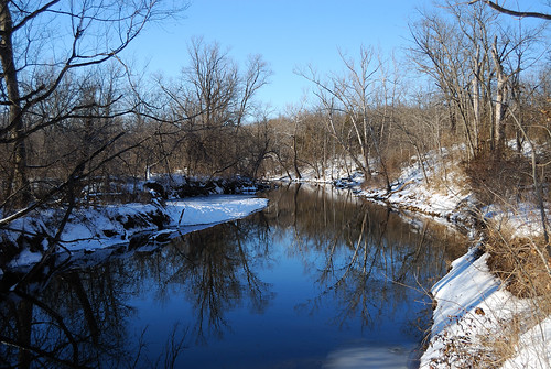Picture of the Little Sac River in winter as seen from the Sac River Trail